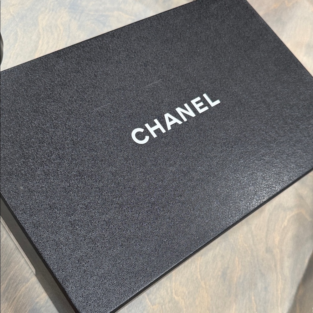 CHANEL Patent Pearl Heel Peep-Toe size 41 - Picture 4 of 4